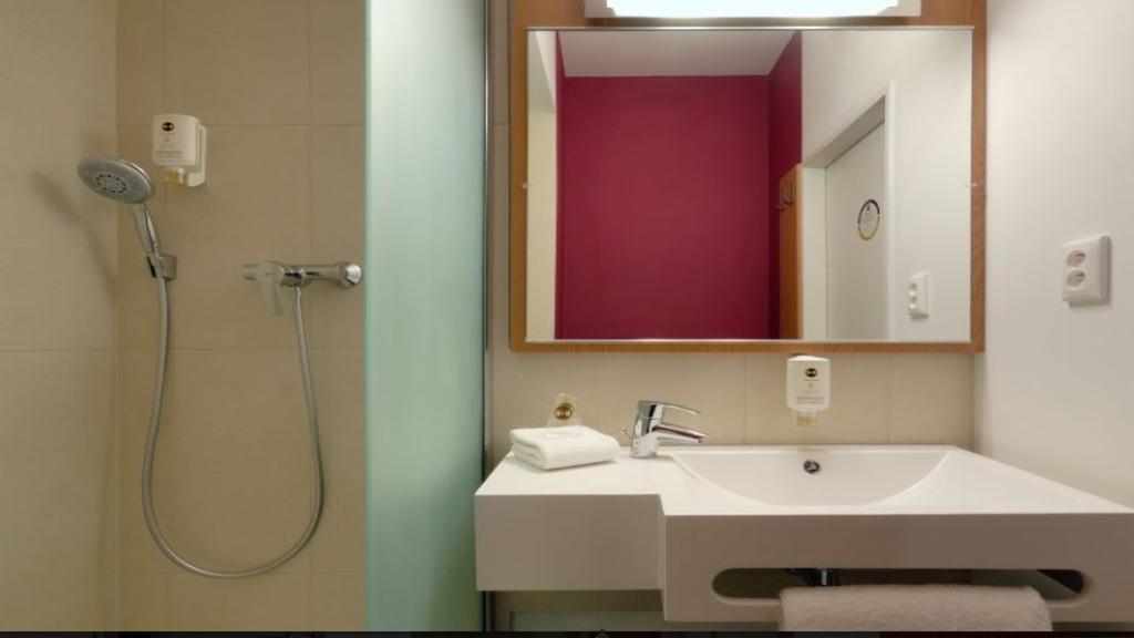 B&B Hotel Paris Romainville Noisy-Le-Sec Dış mekan fotoğraf